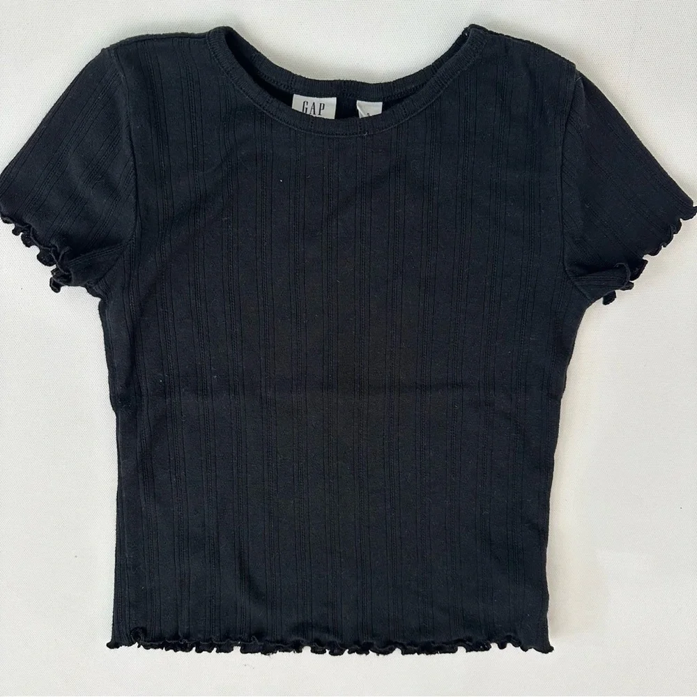 GAP Black Ribbed Top with Ruffled Edges Size S